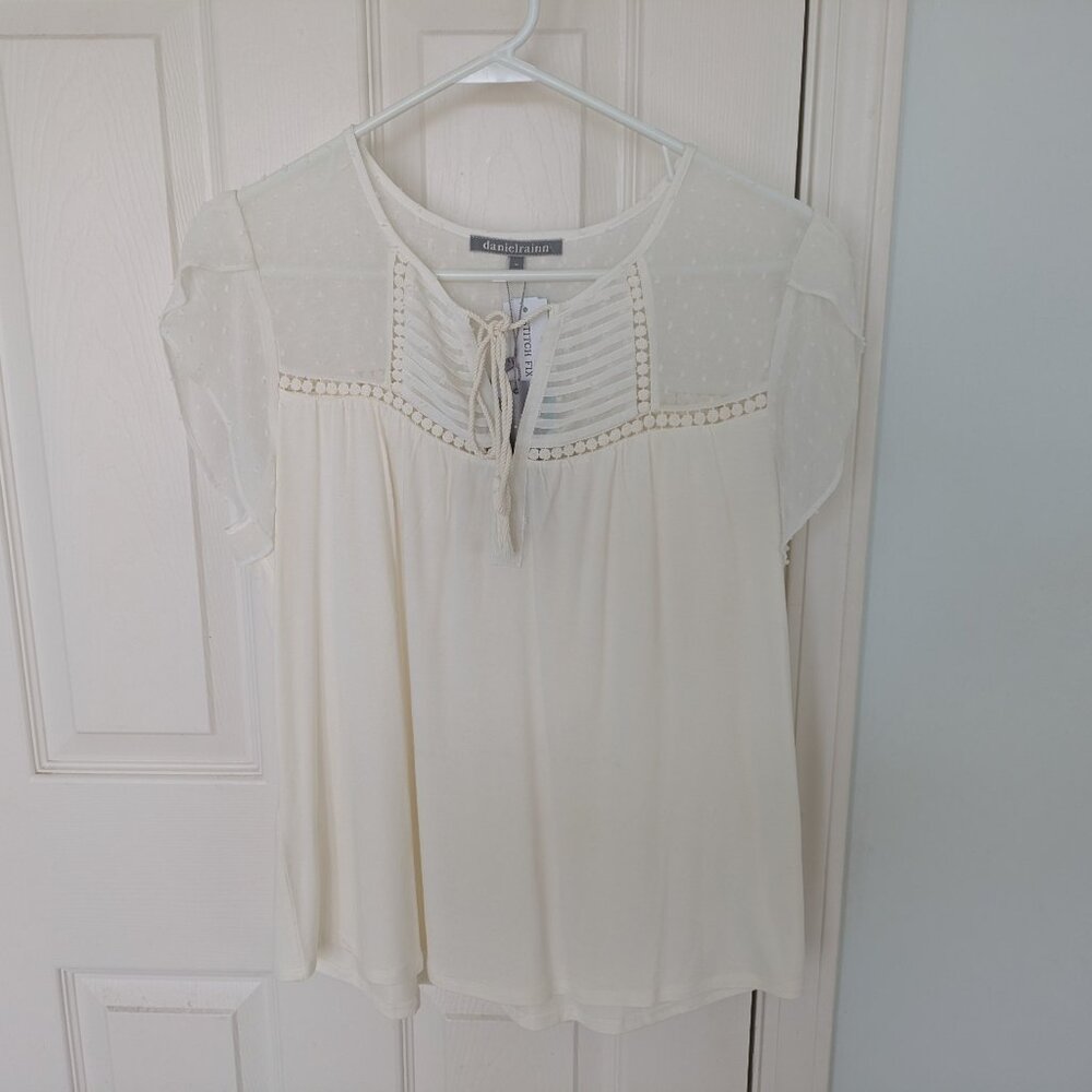 daniel rainn top, off white, size M